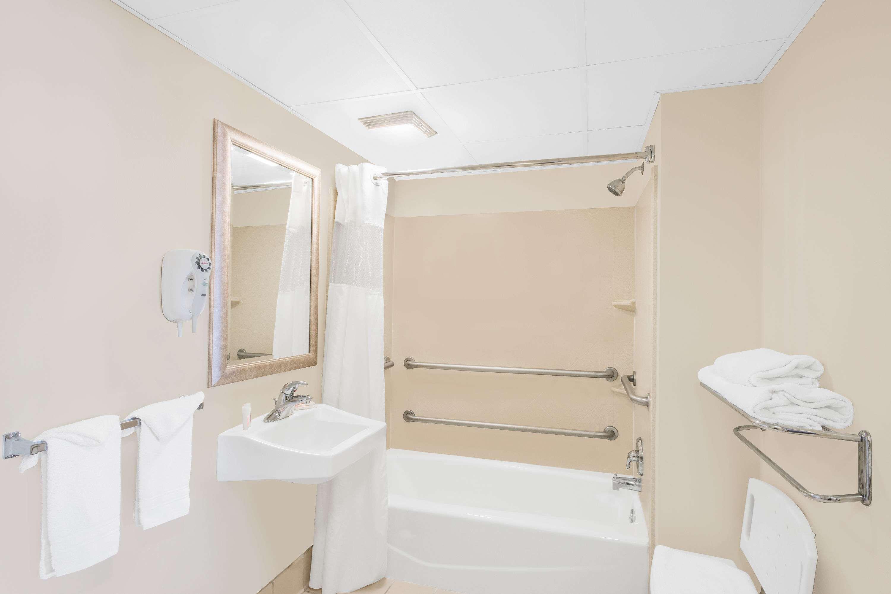 Days Inn By Wyndham Springfield/Phil.Intl Airport Ngoại thất bức ảnh